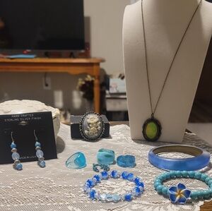 Do You Love Blue? Get All This For 1 Price